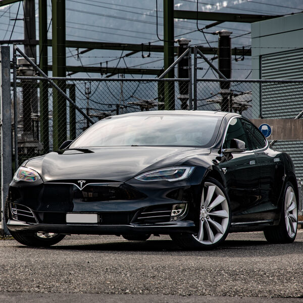 Tesla baisse drastiquement ses prix